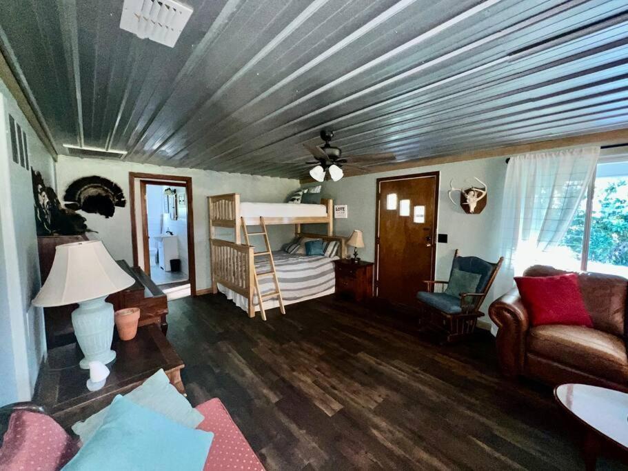 Quiet Farmhouse In The Country Close To Major Theme Parks Ridge Manor エクステリア 写真